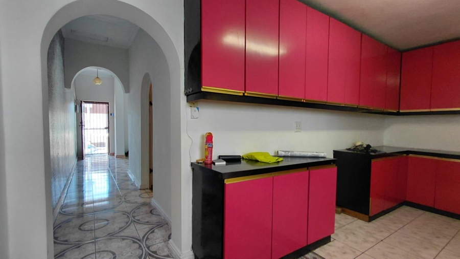 3 Bedroom Property for Sale in Wynberg Western Cape